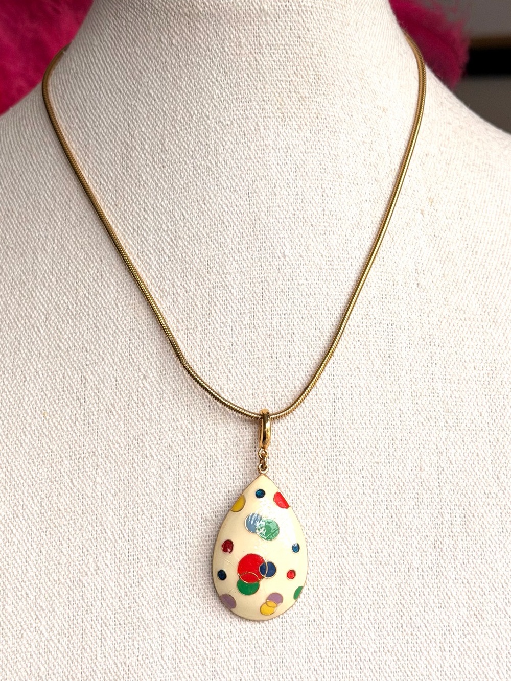 Vintage Confetti Enamel Teardrop Pendant Necklace Gold Tone 16.5”